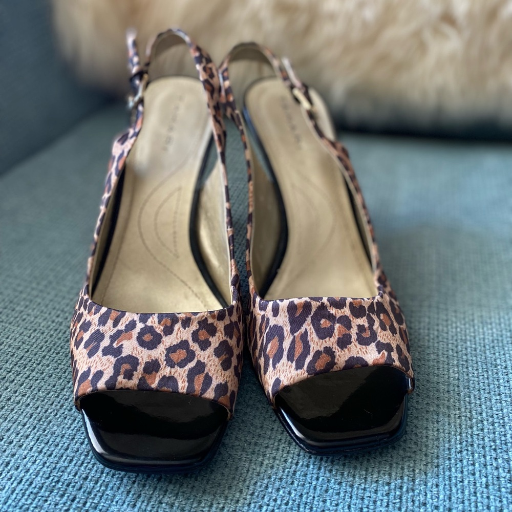 Tahari Leopard Print Slingback Heels Womens Size 7 1/2